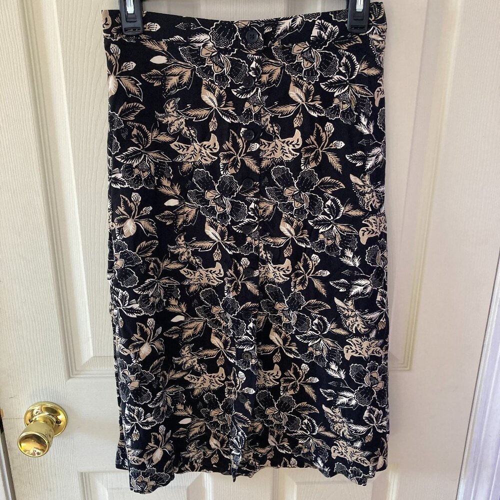 Old Navy A Line Midi Skirt Size Medium Black Floral